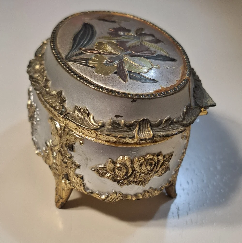 🕊Vintage Gold & Silver Hummingbird Flower Etched Footed Jewelry Trinket Box